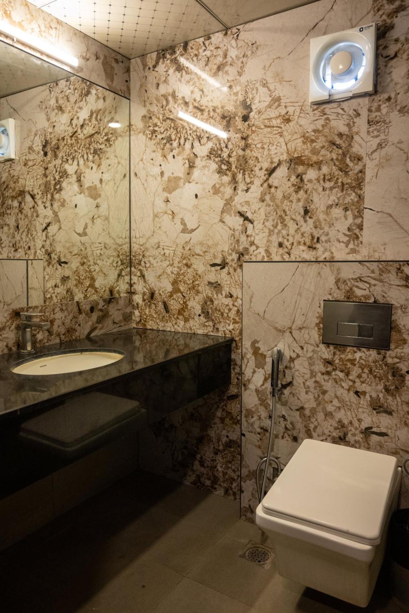 Hotel Asrani International 3*